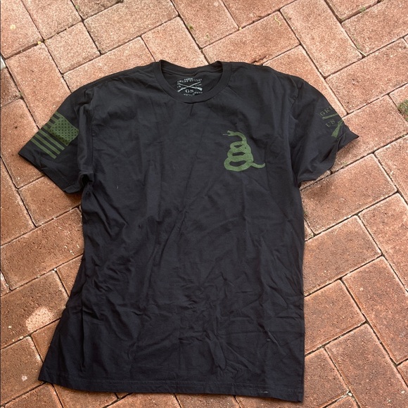 Grunt Style Black T-Shirt with Green Snake Graphic - Picture 1 of 6